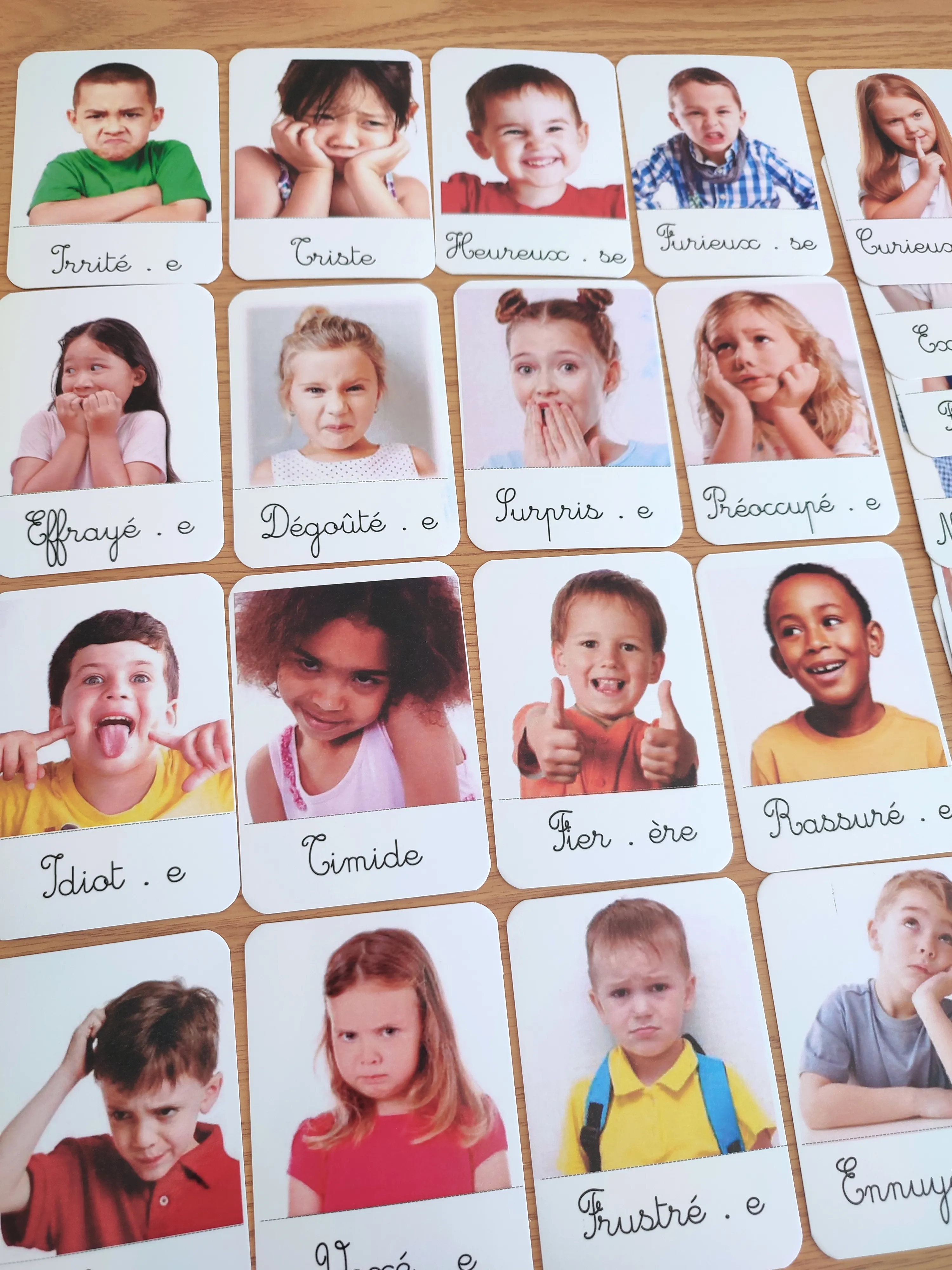 27 Cartes de nomenclature des émotions